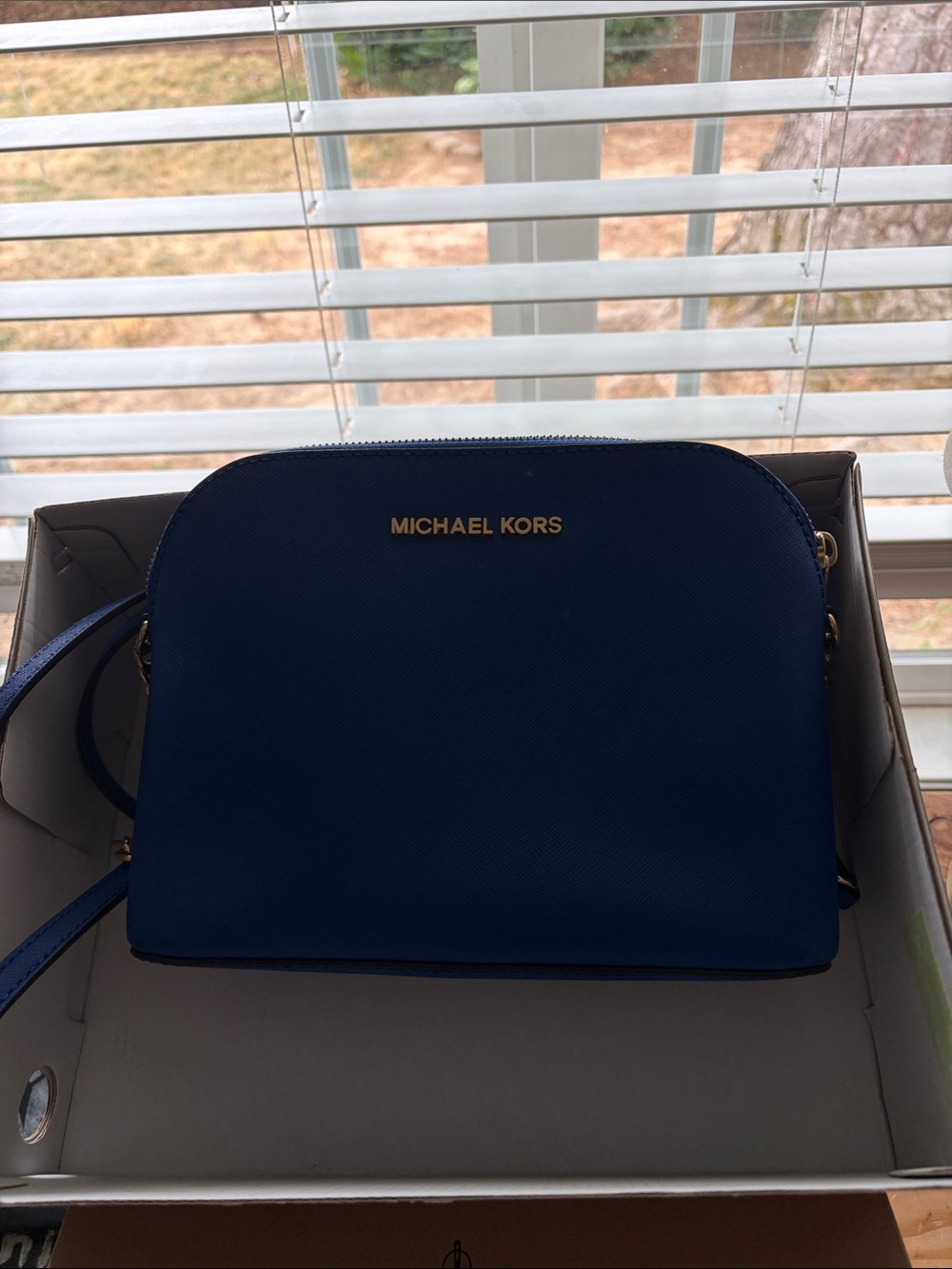 Michael Kors Jet Set Medium Dome Crossbody — blue